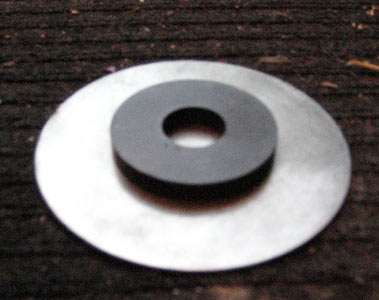 ferrite ring magnet on steel plate