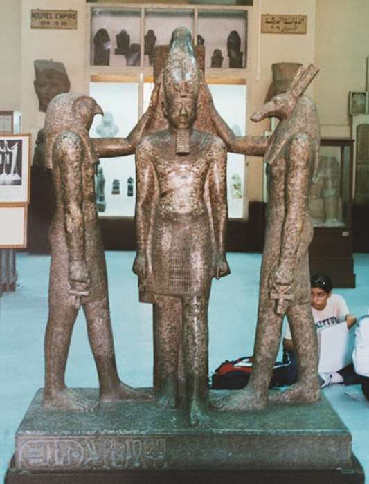 Seth and Horus statues