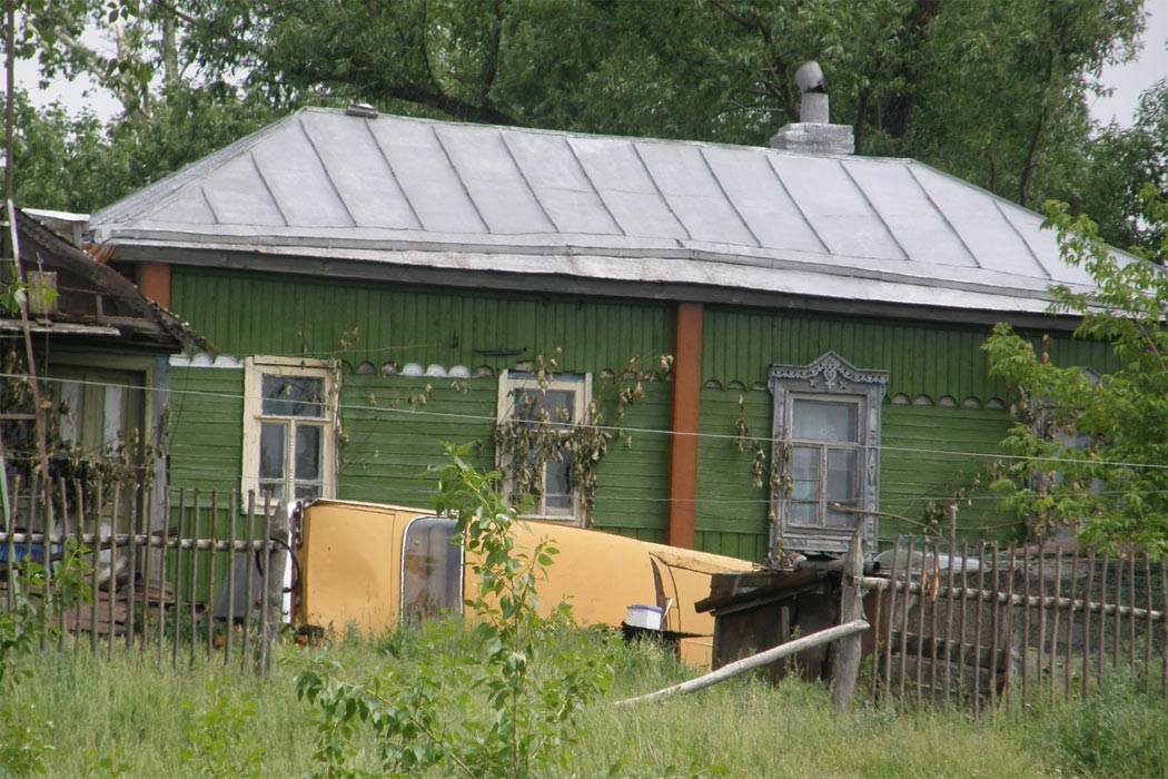 tornado leviated car in Russia